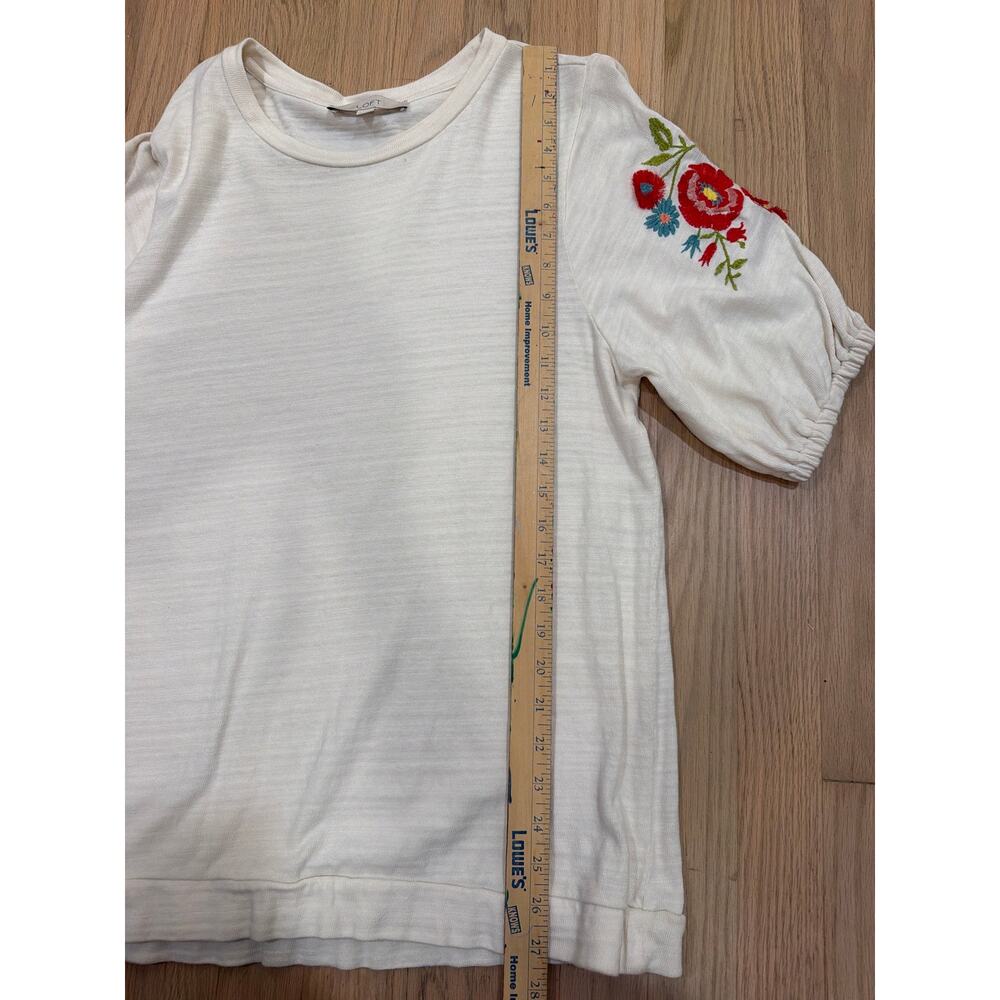LOFT Women’s Cream Knit Top Floral Embroidered Sleeves Size large - Picture 10 of 11